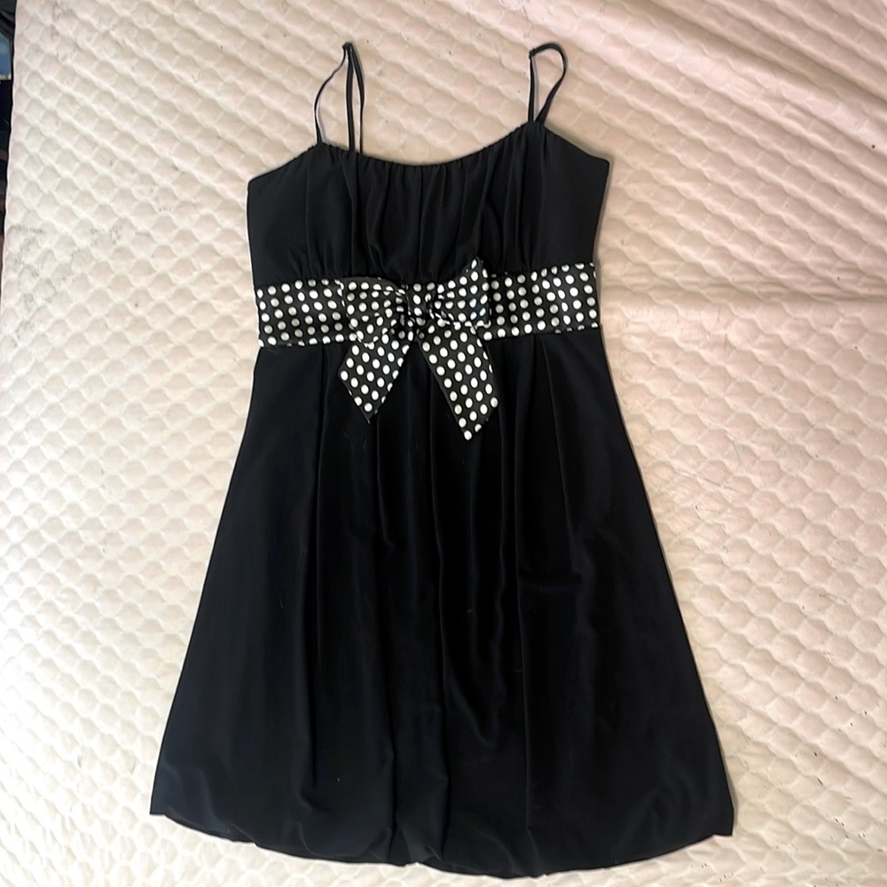 Cute, soft, and seamless. Cute dress to add for anyone’s collection.
